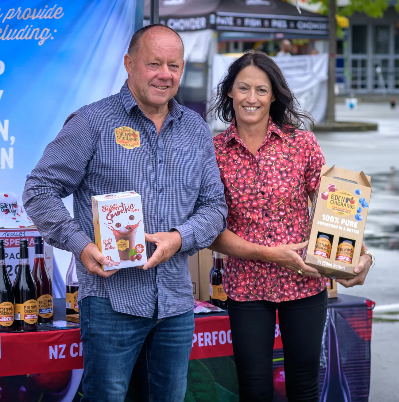 Gary and Steph Bignell at an Eden Orchards market stall